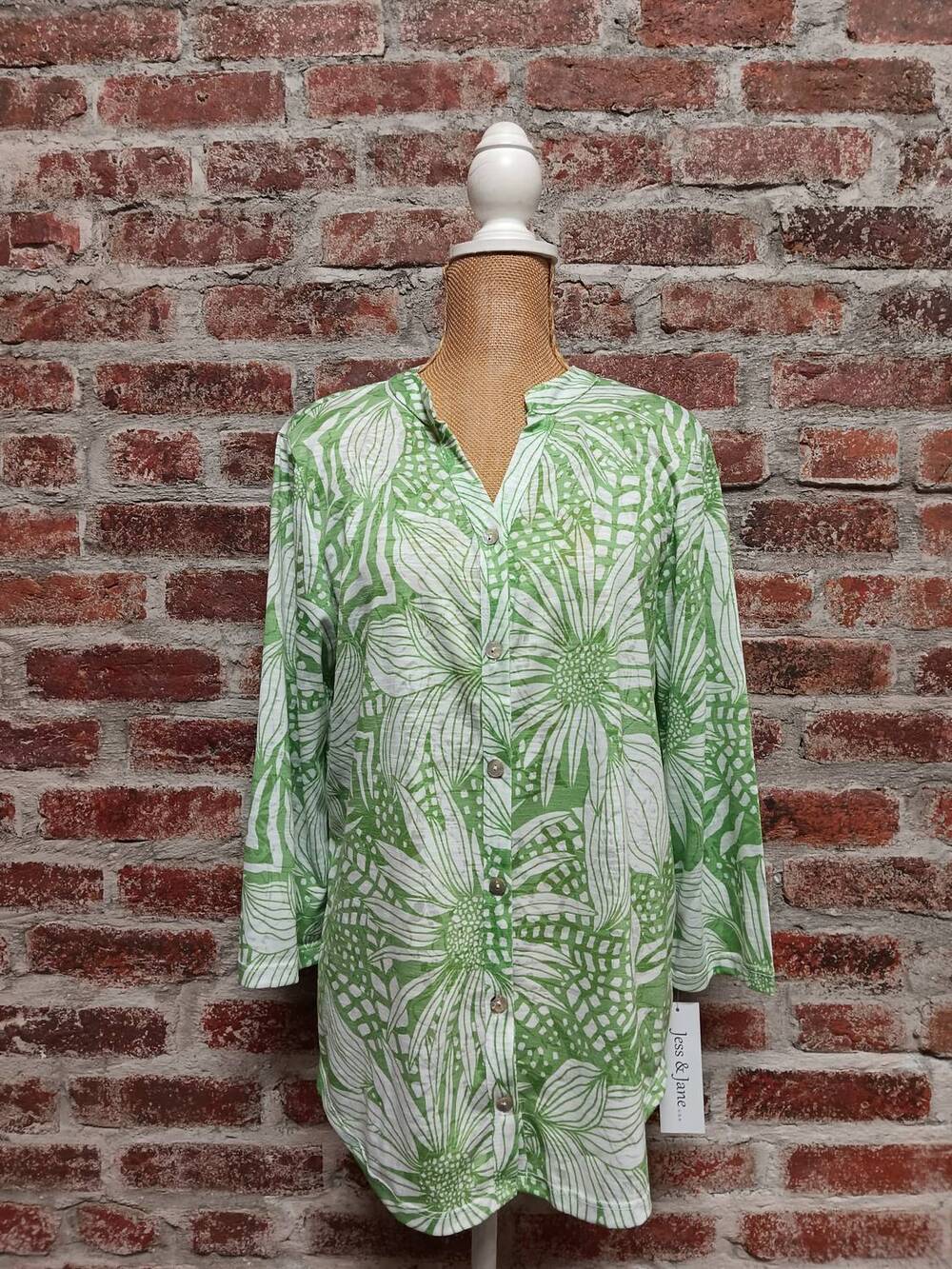 NEW JESS & JANE women's floral button down 3/4 sleeve top in green
